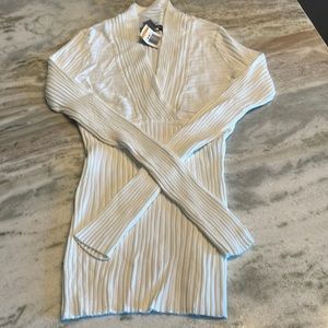 NWT INC International Concepts long sleeve jersey v neck top size small